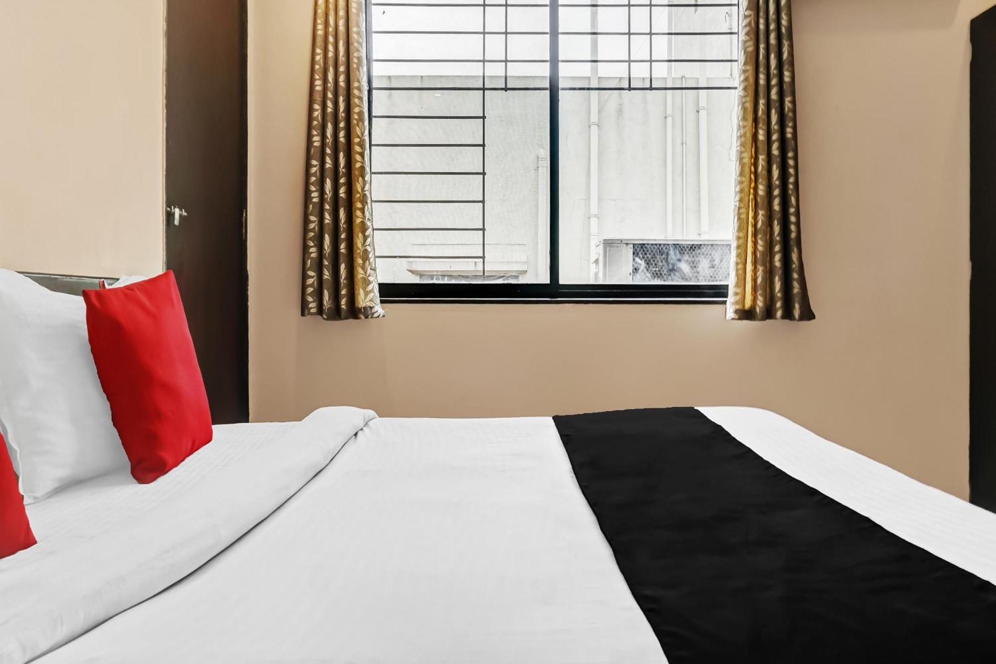 Hotel O Log Inn Plaza Near Eon It Park Púna Kültér fotó