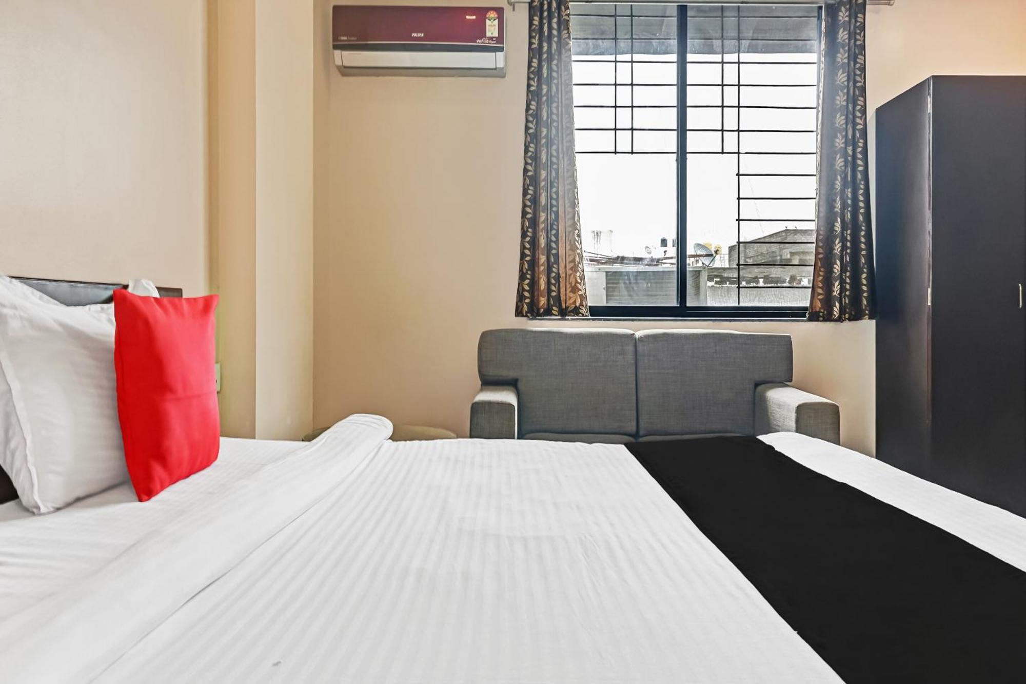 Hotel O Log Inn Plaza Near Eon It Park Púna Kültér fotó